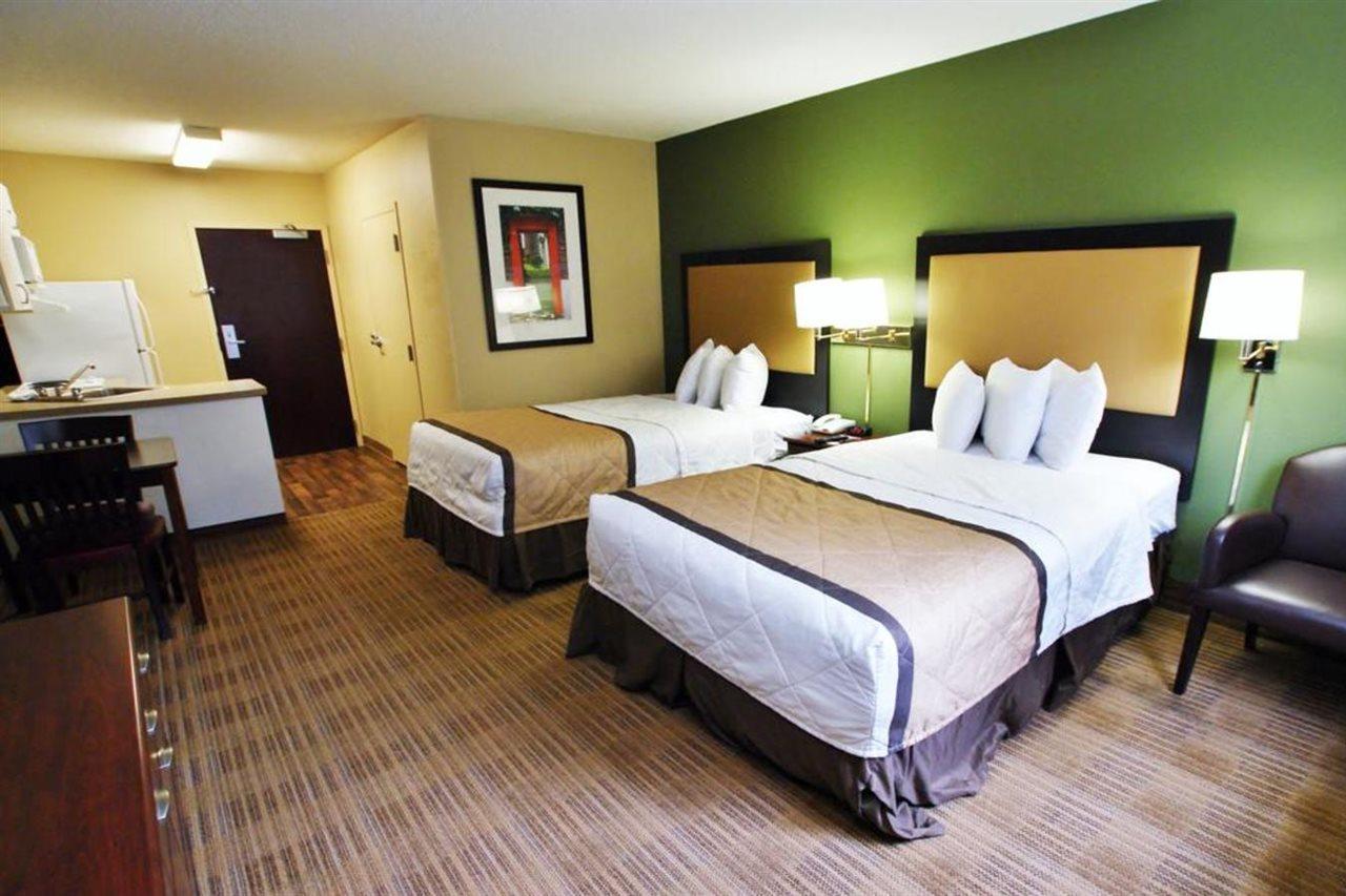 Extended America - Santa Barbara - Calle Real Hotel