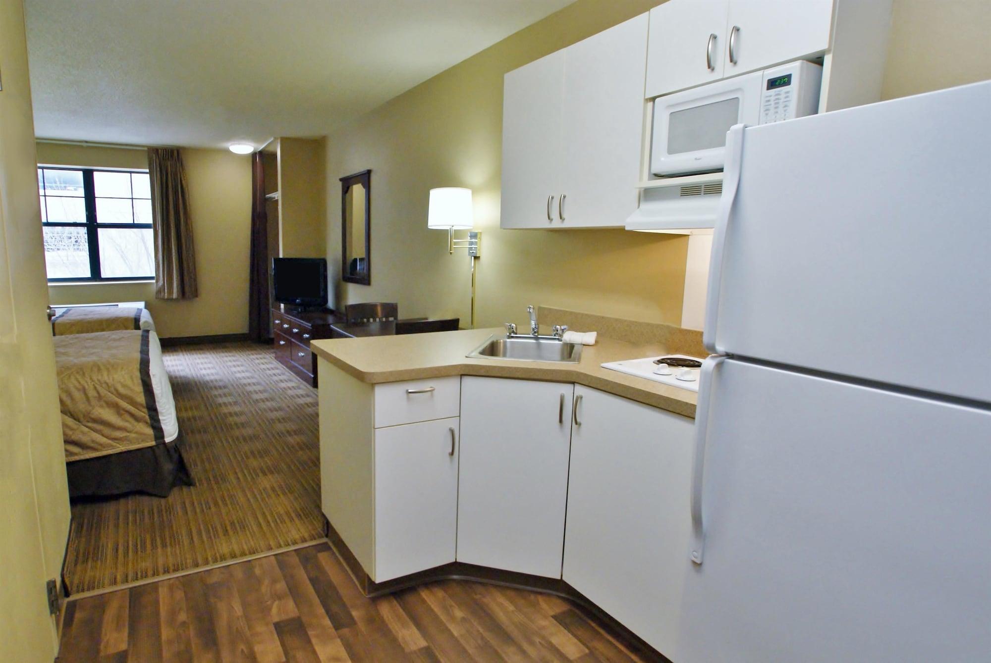 Extended America - Santa Barbara - Calle Real Hotel 2*