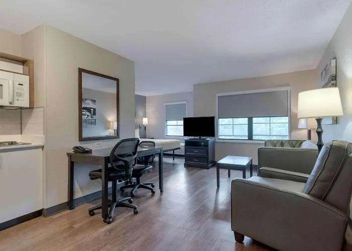 Extended Stay America Suites - Santa Barbara - Calle Real