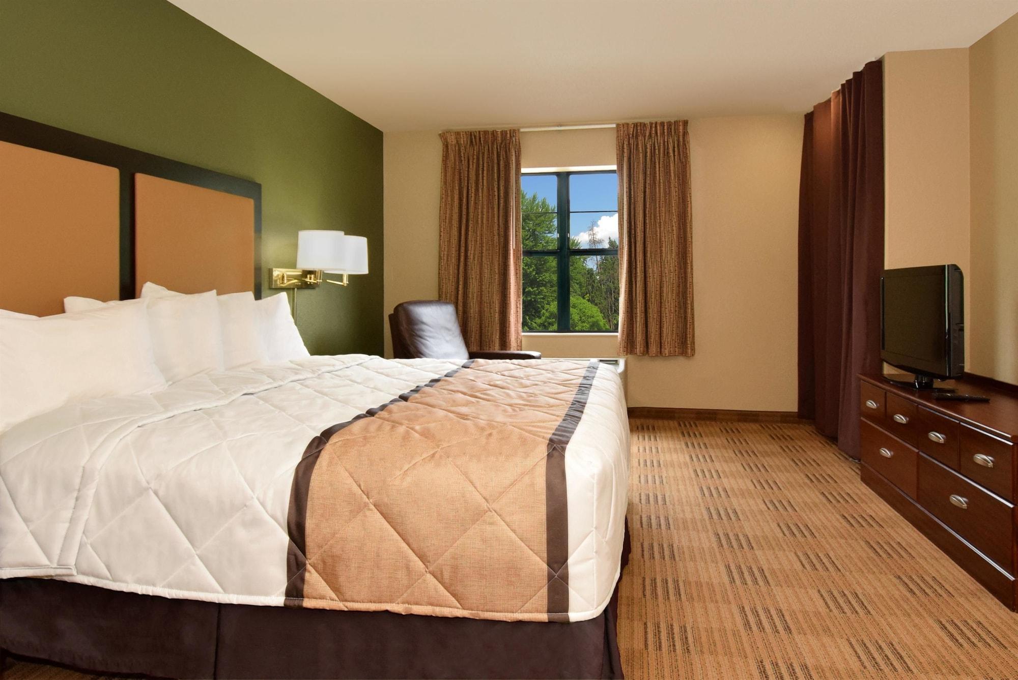 Extended America - Santa Barbara - Calle Real Hotel 2*